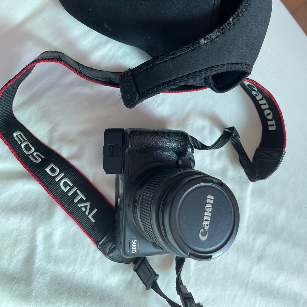 canon eos 500d SLR camera
